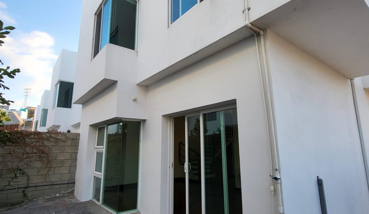 TRIADA8