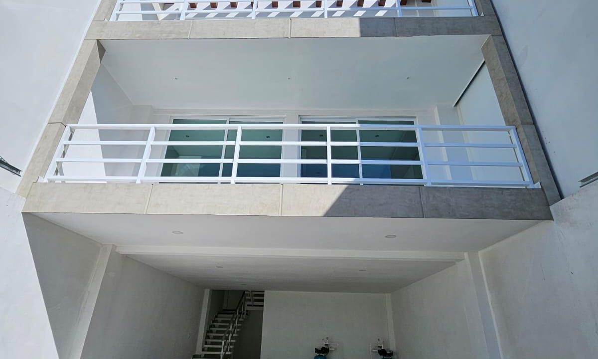 TRIADA9