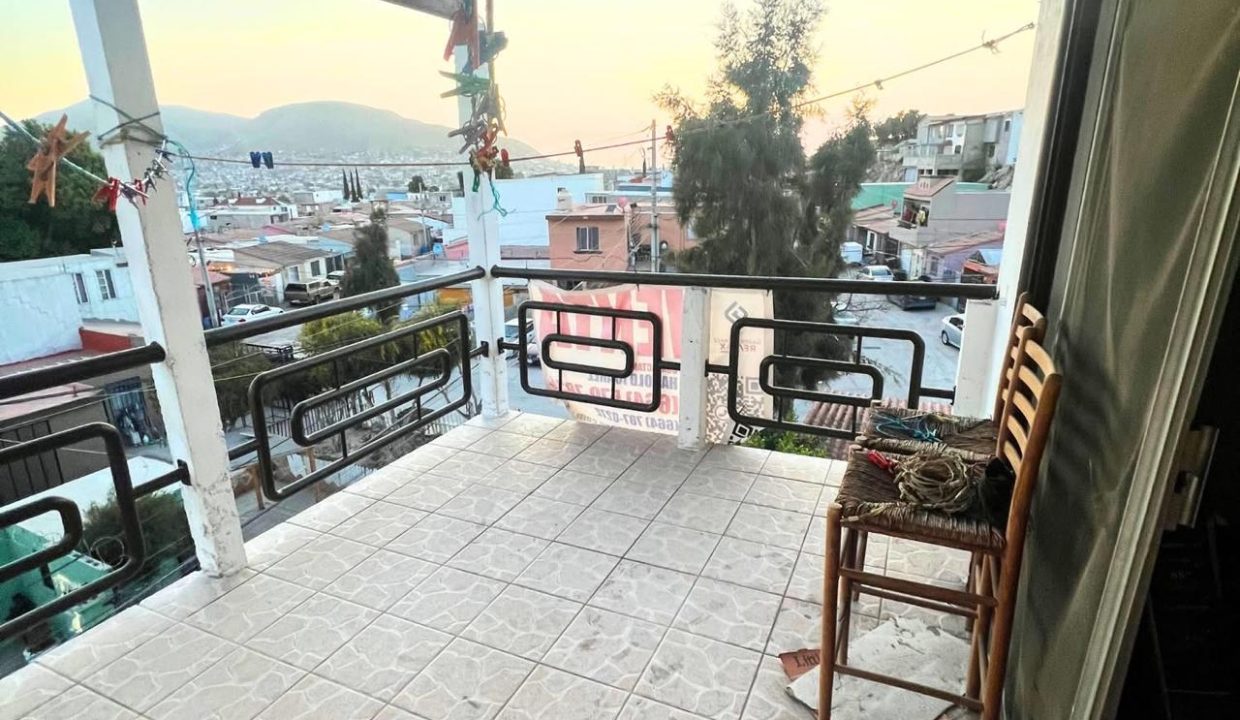 TRIADA1