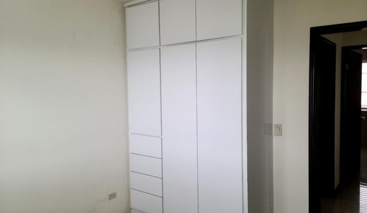 TRIADA8